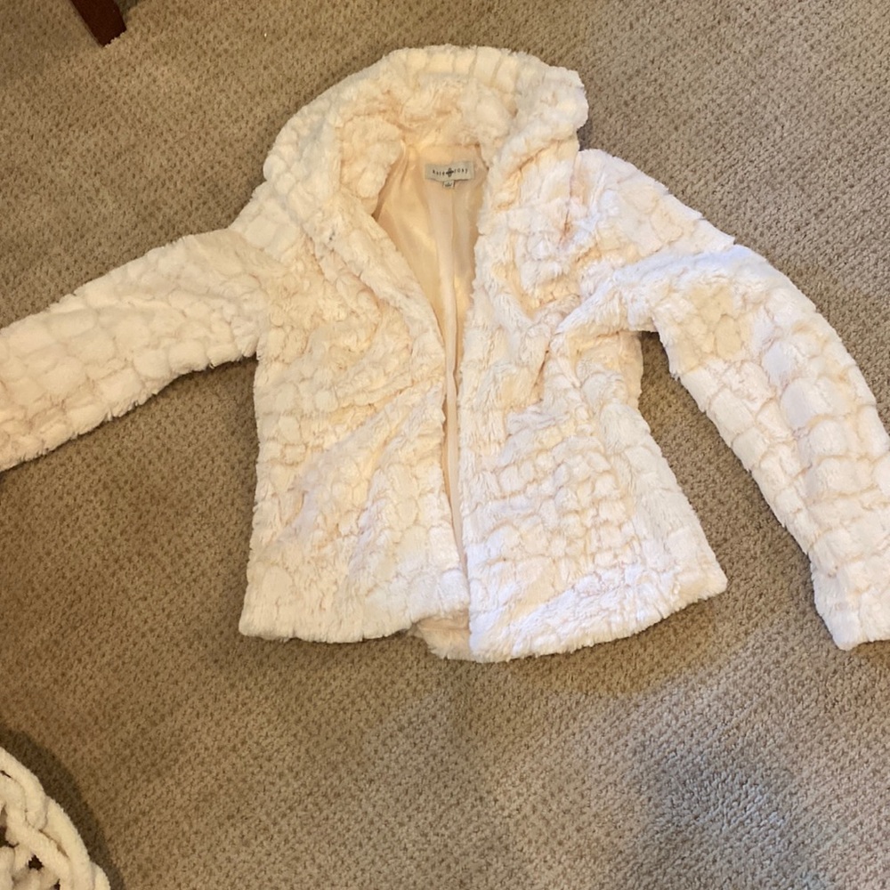 kate rosy collared fluffy jacket